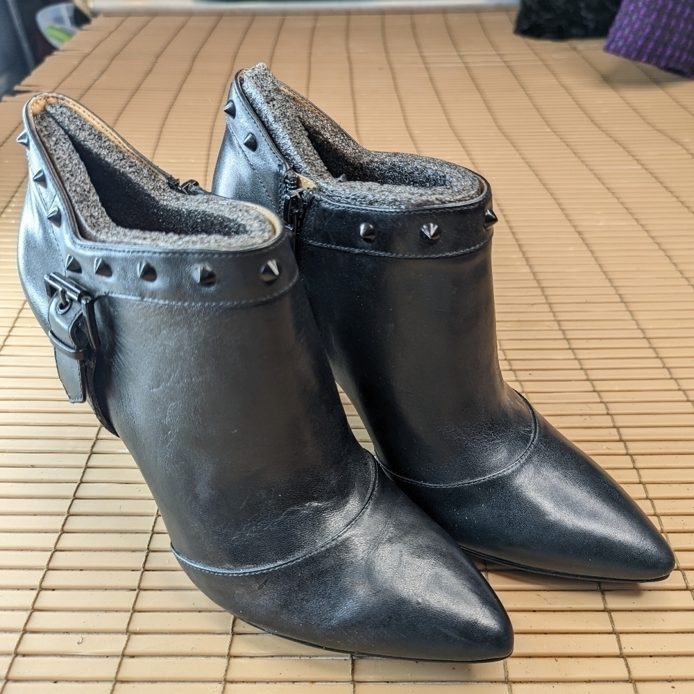 Enzo Angiolini  "EAPresley" black leather side zip Ankle Boots. Studded collar.